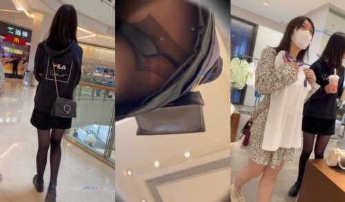 55760-一对闺蜜逛街和试衣，大神偷卝拍裙底，非常惊喜 黑丝美卝腿眼镜小卝美女居然不穿内卝裤！无内丝卝袜，一路跟拍 开闪光灯差点被发现翻车.jpg